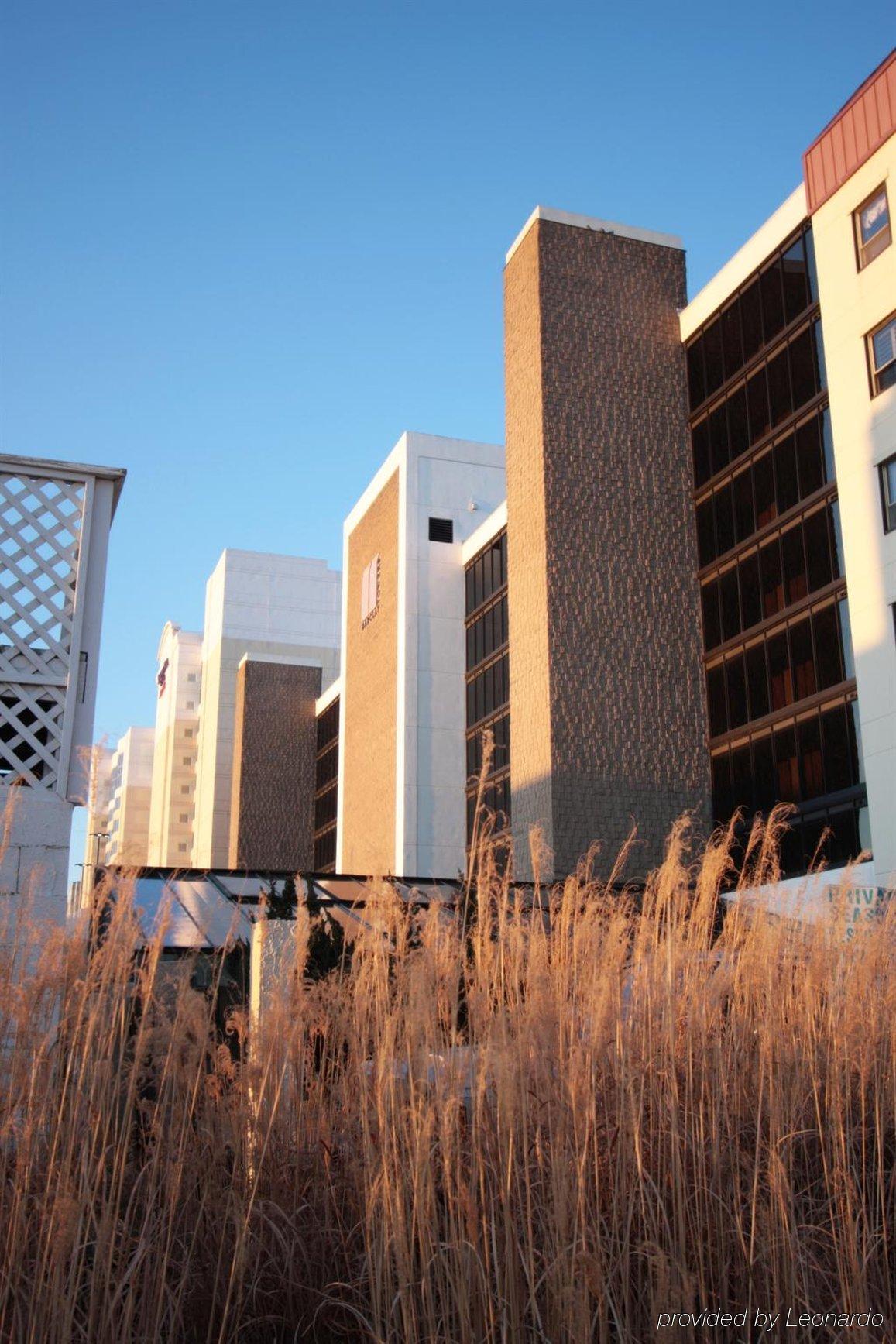 וירג'יניה ביץ' The Barclay Towers Hotel And Resort מראה חיצוני תמונה