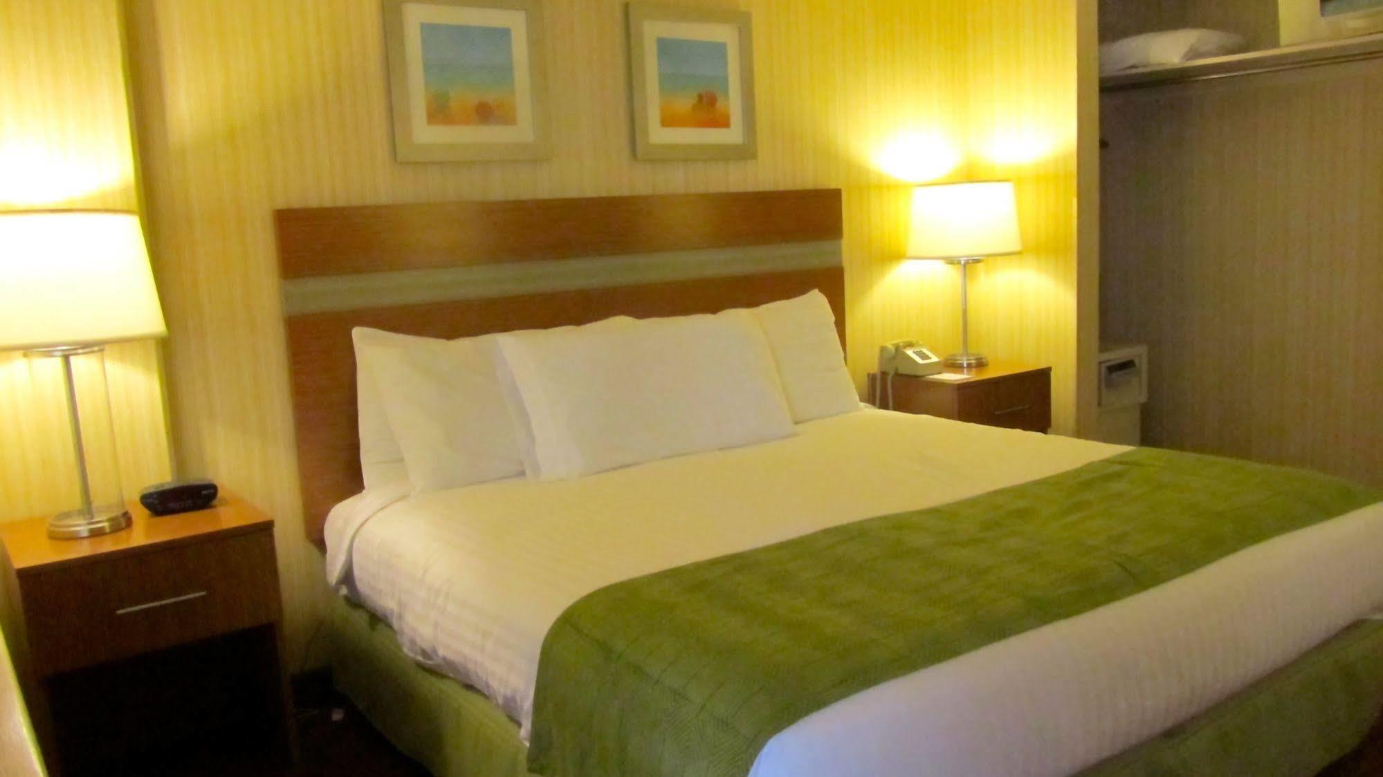 וירג'יניה ביץ' The Barclay Towers Hotel And Resort מראה חיצוני תמונה