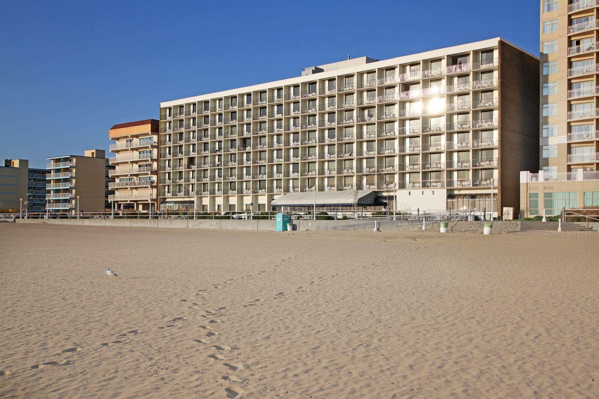 וירג'יניה ביץ' The Barclay Towers Hotel And Resort מראה חיצוני תמונה